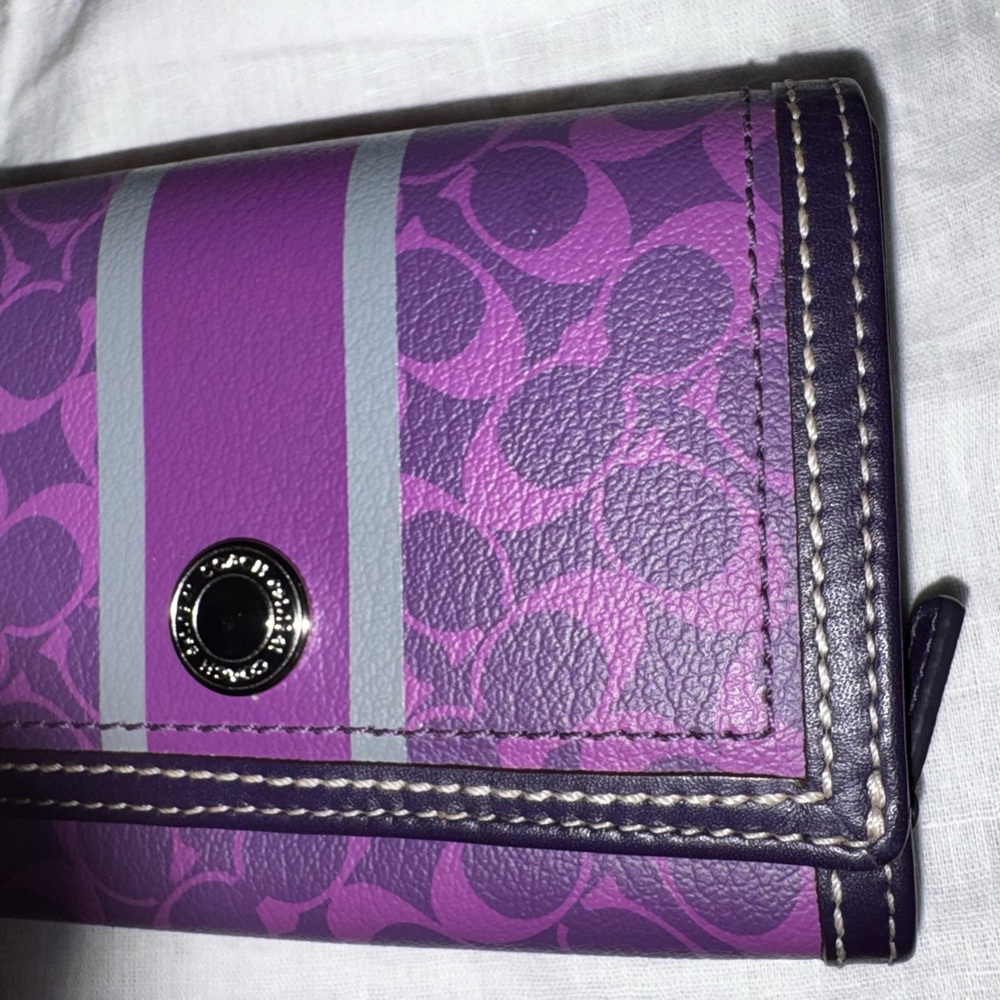 Coach Chelsea BiFold Wallet Signature purple & Gray & dustbag - NWOT - Picture 10 of 16